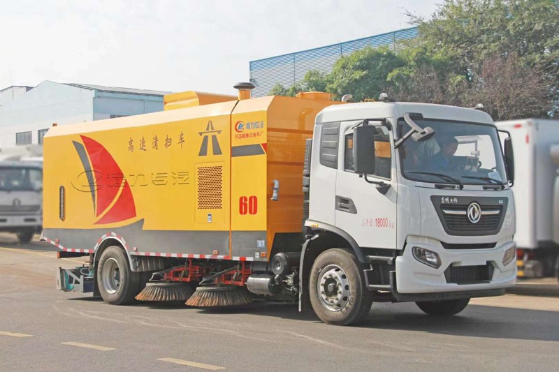 東風(fēng)天錦高速專用清掃車